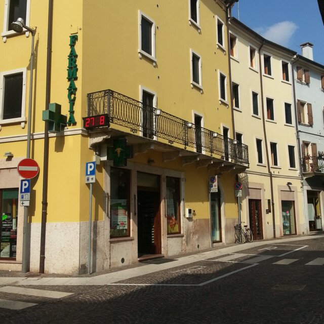 La Farmacia